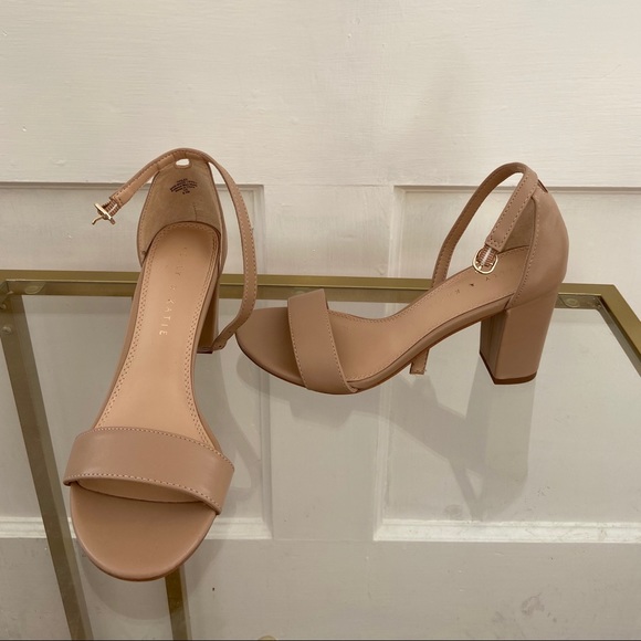 2.5 inch nude heels